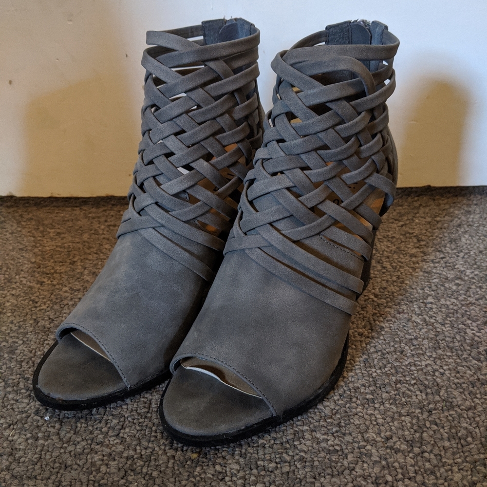 Peep-toe Booties